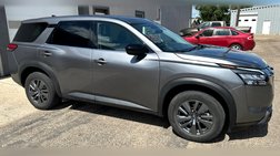 2024 Nissan Pathfinder S
