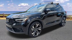 2023 Volvo XC40 B5 Plus Dark Theme