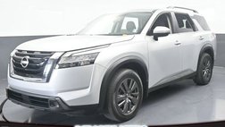 2022 Nissan Pathfinder SV