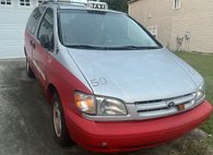 2000 Toyota Sienna LE