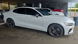 2024 Volvo S60 Recharge T8 Ultimate Black Edition