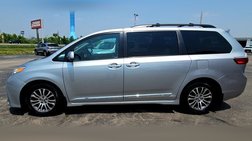 2020 Toyota Sienna XLE 7-Passenger FWD with Auto-Access Seat