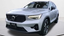 2025 Volvo XC40 B5 Plus Dark Theme