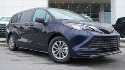 2026 Toyota Sienna LE 8-Passenger