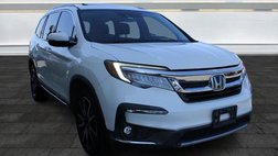 2019 Honda Pilot Touring w/Rear Captain's Chairs