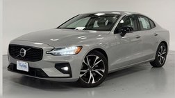 2023 Volvo S60 B5 Plus Dark Theme