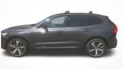 2024 Volvo XC60 Recharge T8 Ultimate Dark Theme