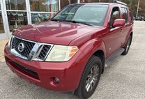 2008 Nissan Pathfinder SE