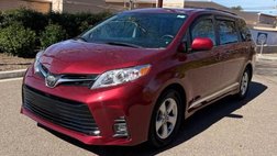 2020 Toyota Sienna LE