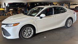 2020 Toyota Camry Hybrid XLE