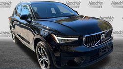 2025 Volvo XC40 B5 Plus Bright Theme