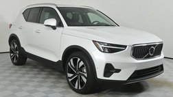 2025 Volvo XC40 B5 Plus Bright Theme