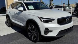 2024 Volvo XC40 B5 Plus Bright Theme