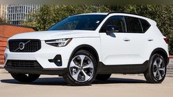 2025 Volvo XC40 B5 Plus Dark Theme