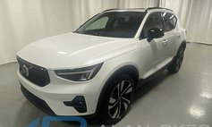 2025 Volvo XC40 B5 Plus Dark Theme
