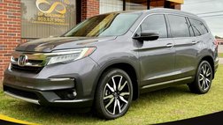 2021 Honda Pilot Touring w/Rear Captain's Chairs