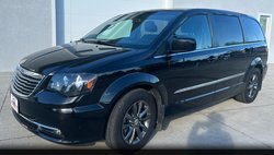 2016 Chrysler Town and Country S