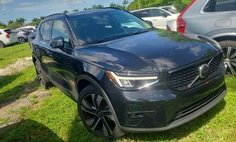 2023 Volvo XC40 B5 Plus Dark Theme