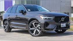2024 Volvo XC60 Recharge T8 Ultimate Dark Theme