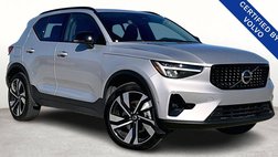 2025 Volvo XC40 B5 Plus Dark Theme