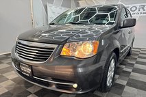 2016 Chrysler Town and Country Touring