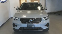2025 Volvo XC40 B5 Core Bright Theme