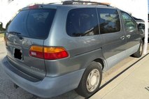 2000 Toyota Sienna LE