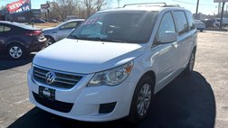 2013 Volkswagen Routan SE