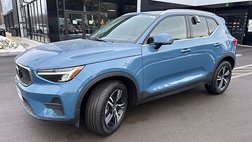 2025 Volvo XC40 B5 Core Bright Theme