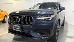 2022 Volvo XC90 T6 Momentum 7-Passenger