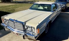 1975 Chrysler New Yorker Brougham