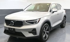 2025 Volvo XC40 B5 Core Bright Theme
