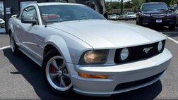 2005 Ford Mustang GT Deluxe