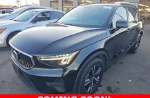 2025 Volvo XC40 B5 Core Bright Theme