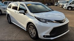 2025 Toyota Sienna XLE FWD 8-Passenger (Natl)
