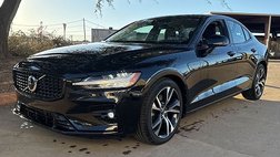 2023 Volvo S60 B5 Core Dark Theme