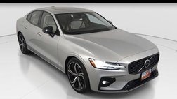 2024 Volvo S60 B5 Core Dark Theme