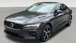2024 Volvo S60 B5 Plus Dark Theme