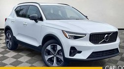 2025 Volvo XC40 B5 Plus Dark Theme