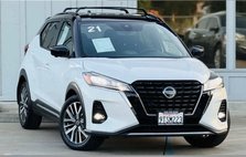 2021 Nissan Kicks SR