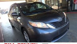2017 Toyota Sienna LE 7-Passenger Auto Access Seat