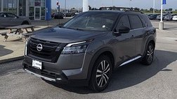 2023 Nissan Pathfinder Platinum