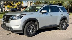 2025 Nissan Pathfinder SV