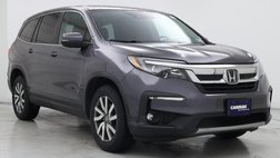 2022 Honda Pilot Touring w/Rear Captain's Chairs
