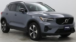 2023 Volvo XC40 B5 Plus Dark Theme