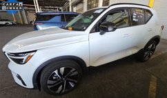 2025 Volvo XC40 B5 Plus Dark Theme