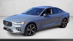 2024 Volvo S60 B5 Ultimate Dark Theme