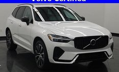 2023 Volvo XC60 Recharge T8 Ultimate Dark Theme