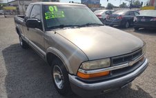 2001 Chevrolet S-10 LS