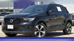 2025 Volvo XC40 B5 Plus Dark Theme